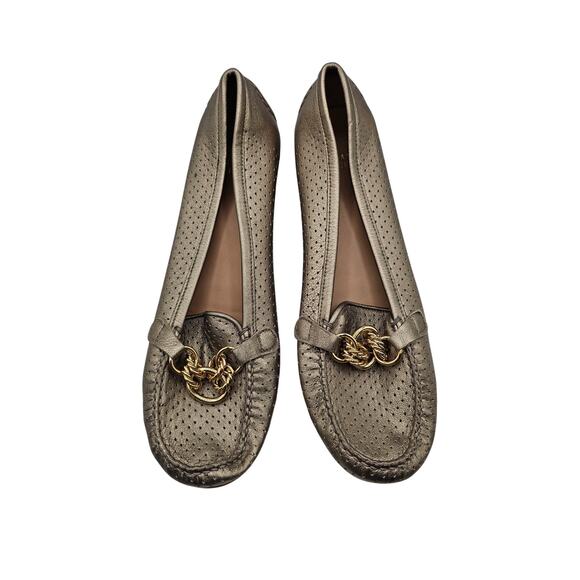 Stuart Weitzman Womens Sz 10 Gold Loafers Leather w/ Gold Toine Chain Flats - Picture 9 of 9